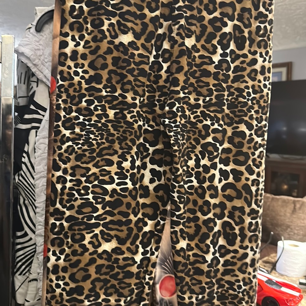 Leggings leopard print one size fits most.
